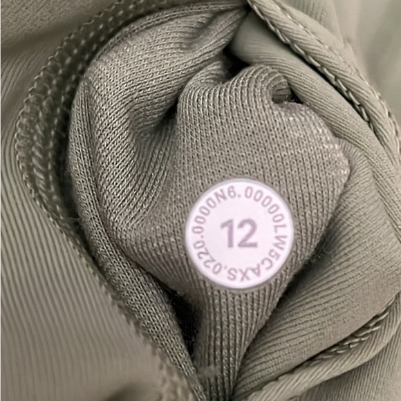 Lululemon leggings sz12 - Picture 4 of 4